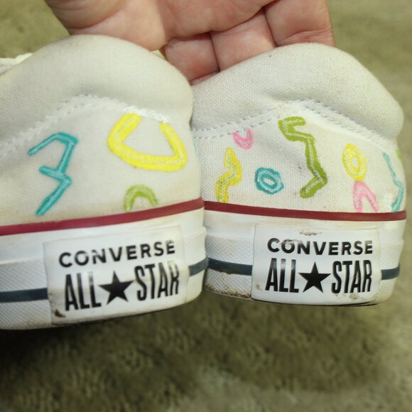 Converse Low Top Women's Size 7 White Custom Painted Sneakers - Picture 5 of 6